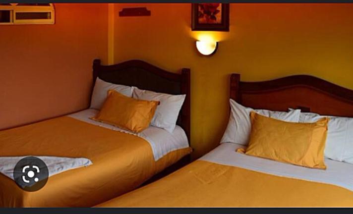 Hotel Hostal Miguel Angel Quito Zewnętrze zdjęcie